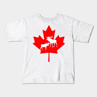 Canada flag wildlife collection Kids T-Shirt